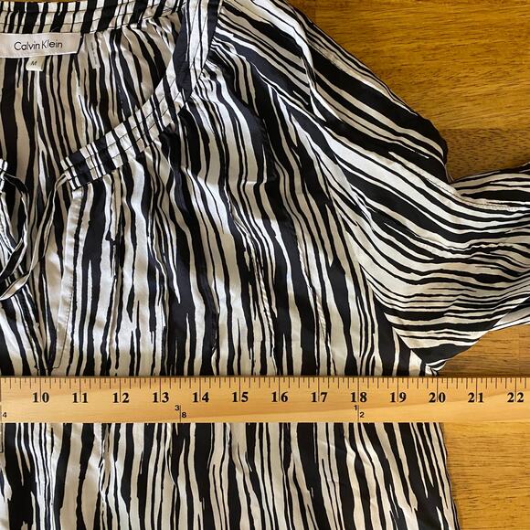 Calvin Klein Women’s Medium Silk Zebra Stripe 3/4 Sleeve Blouse Top - Picture 8 of 9